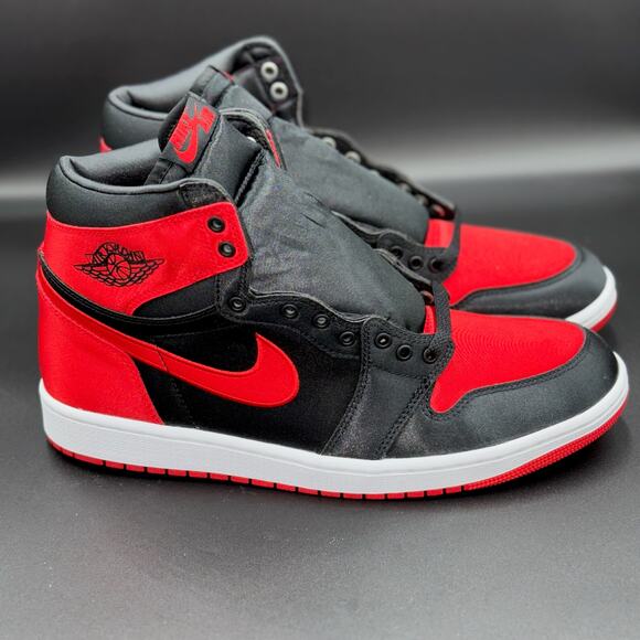 Jordan 1 Retro High Satin Banned - Picture 1 of 5